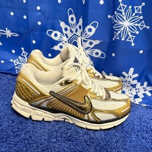 Nike Vomero 5 Gold